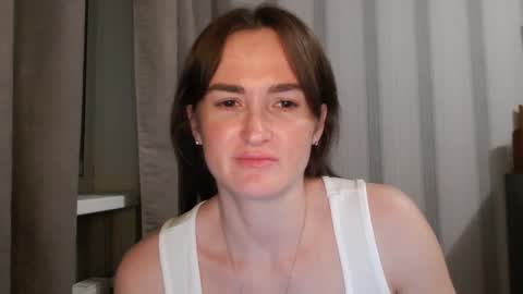 Snapshot of pineapple__mood chatting on October 2, 6:46 pm online show from October 2, 6:46 pm