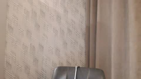 Snapshot of pineapple__mood chatting on February 3, 6:17 pm online show from February 3, 6:17 pm
