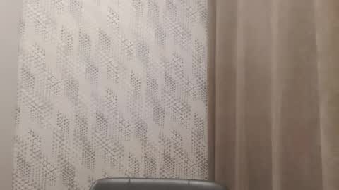 Snapshot of pineapple__mood chatting on January 27, 6:20 pm online show from January 27, 6:20 pm