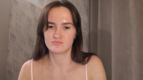 Snapshot of pineapple__mood chatting on March 9, 6:11 pm online show from March 9, 6:11 pm
