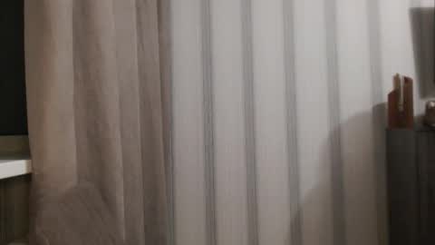 Snapshot of pineapple__mood chatting on October 15, 6:43 pm online show from October 15, 6:43 pm