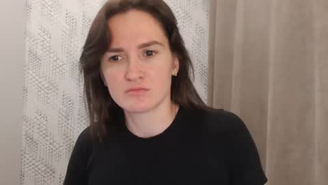 Snapshot of pineapple__mood chatting on February 2, 6:53 pm online show from February 2, 6:53 pm