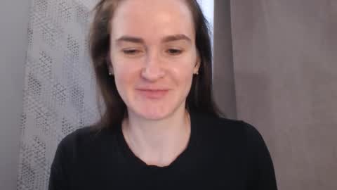 Snapshot of pineapple__mood chatting on February 6, 9:32 am online show from February 6, 9:32 am