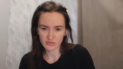 Snapshot of pineapple__mood chatting on February 2, 8:24 am online show from February 2, 8:24 am