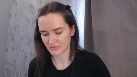 Snapshot of pineapple__mood chatting on February 8, 9:24 am online show from February 8, 9:24 am