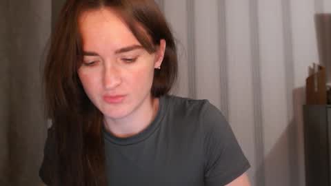 Snapshot of pineapple__mood chatting on October 6, 5:18 pm online show from October 6, 5:18 pm