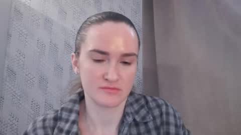 Snapshot of pineapple__mood chatting on February 12, 9:42 am online show from February 12, 9:42 am