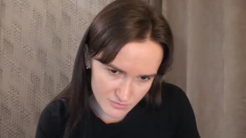 Snapshot of pineapple__mood chatting on February 6, 7:40 pm online show from February 6, 7:40 pm