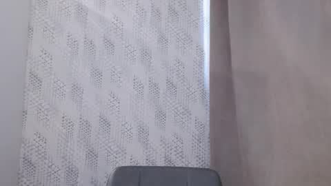 Snapshot of pineapple__mood chatting on February 11, 8:37 am online show from February 11, 8:37 am