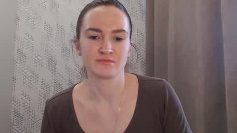 Snapshot of pineapple__mood chatting on January 28, 8:14 am online show from January 28, 8:14 am