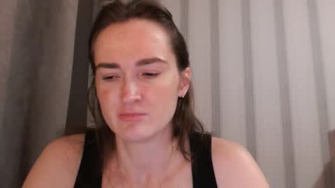 Snapshot of pineapple__mood chatting on September 19, 4:50 pm online show from September 19, 4:50 pm