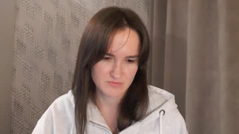 Snapshot of pineapple__mood chatting on February 26, 4:49 pm online show from February 26, 4:49 pm
