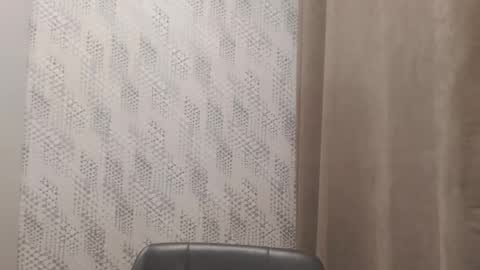 Snapshot of pineapple__mood chatting on March 4, 5:13 pm online show from March 4, 5:13 pm
