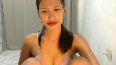 pink_bubbles011 online show from May 30, 6:00 am