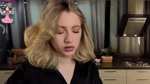 Adele online show from February 13, 8:38 am