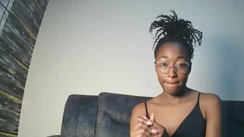 PinkyAura online show from February 12, 12:18 pm