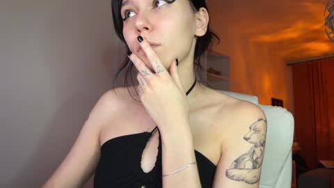 Snapshot of pinkdollylovv chatting on December 13, 10:02 pm pinkdollylovv online show from December 13, 10:02 pm