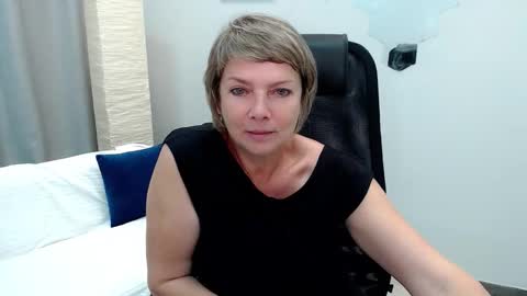Snapshot of pion_s chatting on September 16, 5:04 am Bella online show from September 16, 5:04 am