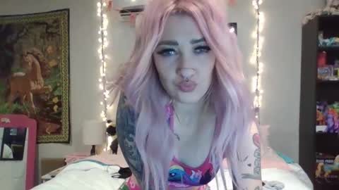 pirateprincessx online show from January 10, 3:44 am