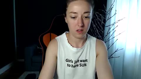 Snapshot of piscesgirl06 chatting on September 10, 6:13 am piscesgirl06 online show from September 10, 6:13 am