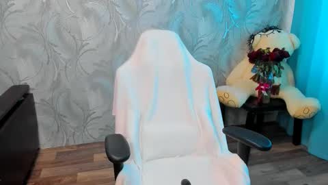 Snapshot of playfulkira chatting on March 6, 5:14 am Kira online show from March 6, 5:14 am