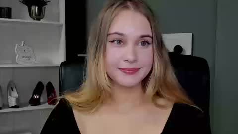 Snapshot of playgirl_valeria chatting on September 22, 9:02 pm Valeria online show from September 22, 9:02 pm