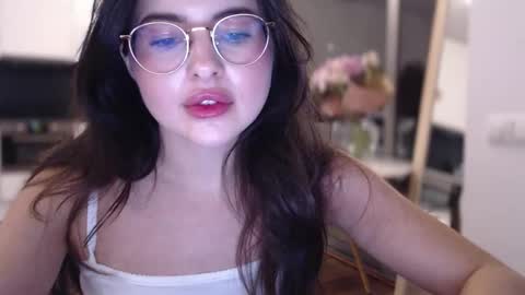 Mary online show from October 4, 8:57 pm