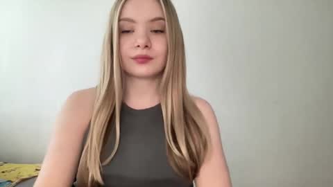 polishangel222 online show from May 13, 1:50 pm