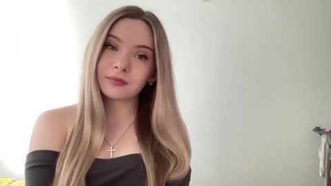 polishangel222 online show from March 25, 12:19 pm