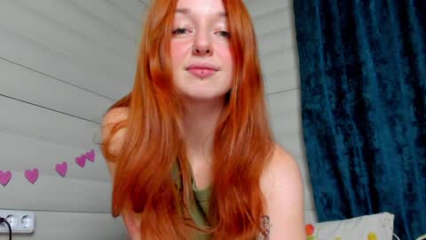 Snapshot of polly_luna chatting on January 18, 8:19 pm Polly online show from January 18, 8:19 pm