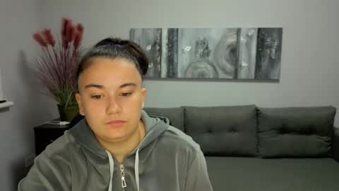 Polly online show from November 3, 6:28 am