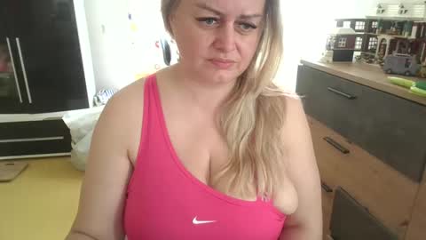 MelissOfficial online show from June 4, 7:46 am