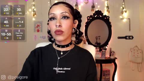 Snapshot of posigore chatting on December 9, 6:57 pm Anna Goth independient model online show from December 9, 6:57 pm
