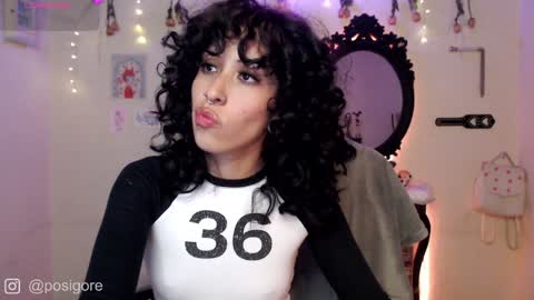 Snapshot of posigore chatting on January 2, 6:45 pm Anna Goth independient model online show from January 2, 6:45 pm