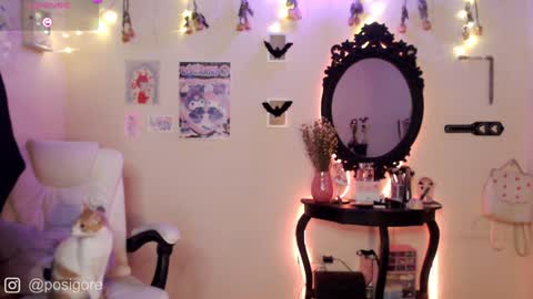 Snapshot of posigore chatting on December 24, 9:22 pm Anna Goth independient model online show from December 24, 9:22 pm