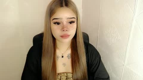 MAXXINE online show from March 1, 9:15 pm