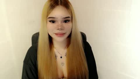 MAXXINE online show from December 16, 2:17 am