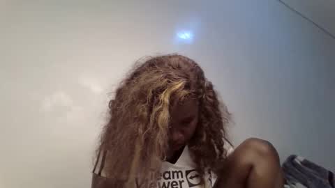 pretty_curvy99 online show from March 22, 9:54 pm