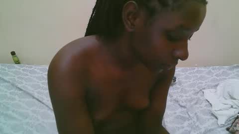 pretty online show from February 12, 7:04 pm