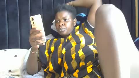 pretty_gaal online show from December 7, 7:05 am