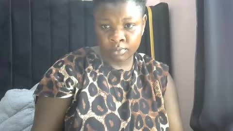 pretty_gaal online show from December 4, 7:06 am