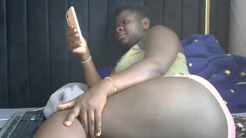 pretty_gaal online show from February 17, 4:42 am