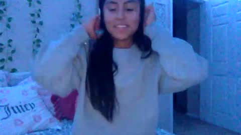 Snapshot of pretty_girl828687 chatting on October 20, 4:15 am pretty_girl828687 online show from October 20, 4:15 am