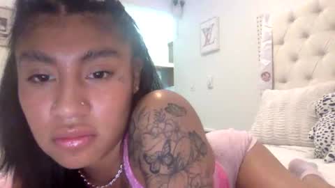 pretty_girl828687 online show from April 3, 6:17 pm