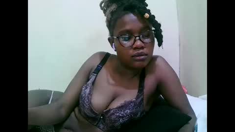 Snapshot of pretty_mellan chatting on January 27, 7:45 am pretty_mellan online show from January 27, 7:45 am