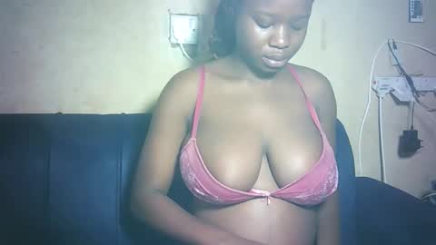 pretty_milan online show from February 7, 11:14 am