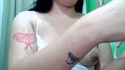 Snapshot of pretty_stela chatting on January 27, 11:33 pm pretty stela online show from January 27, 11:33 pm