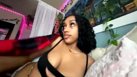 prettyblackgal online show from February 16, 5:35 pm