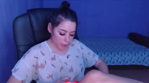 Snapshot of prettyjulliette chatting on January 28, 1:49 pm prettyjulliette online show from January 28, 1:49 pm