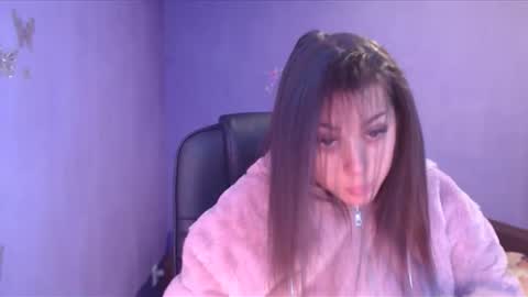 Snapshot of prettyjulliette chatting on January 1, 9:07 am prettyjulliette online show from January 1, 9:07 am